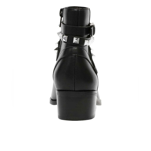 NWT In Box Steve Madden Besto Black Leather Silver Studded Bootie - Picture 3 of 8